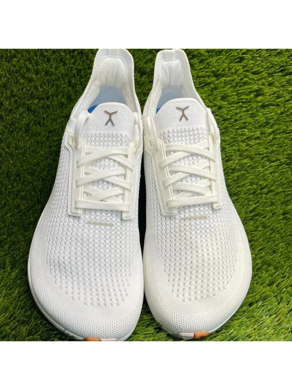 Flux Adapt Runner White Gum Mens Size 8.5 Running Walking Knit Shoes Sneakers